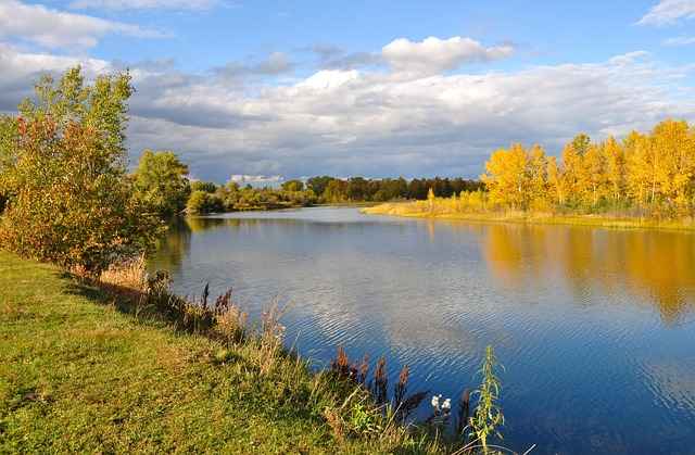 autumn river colors